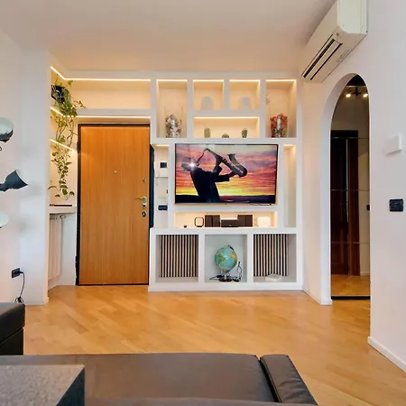 4bnb - Flaminia Prestigious Flat - Swimming Pool Apartment